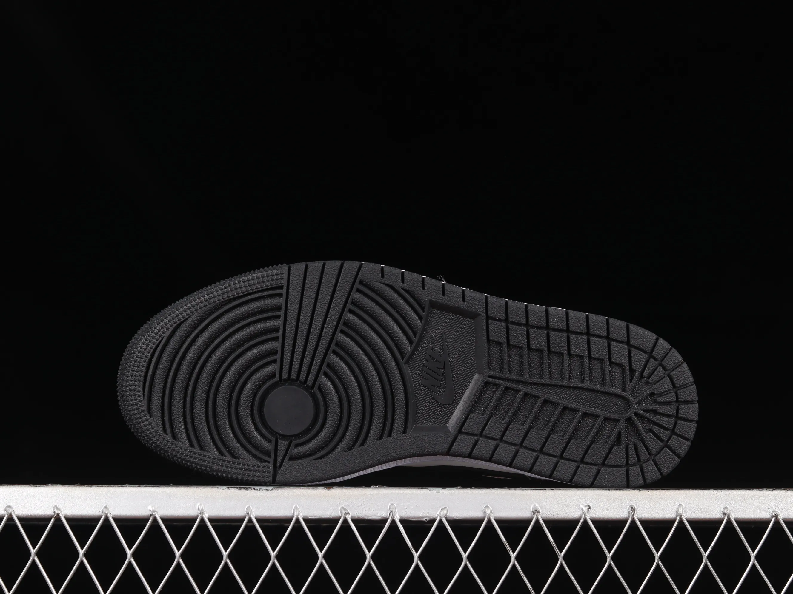 All categories Air Jordan Jordan series basketball shoes Air Jordan 1 Low Z version Air Jordan 1 Low AJ1 Joe 1 black and white laser cultural and leisure sports sneakers DQ2516-108